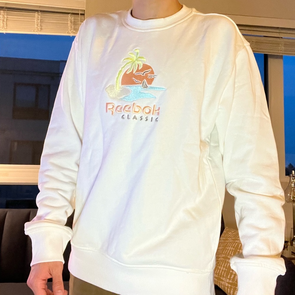 Reebok classic white graphic oversize sweatshirt